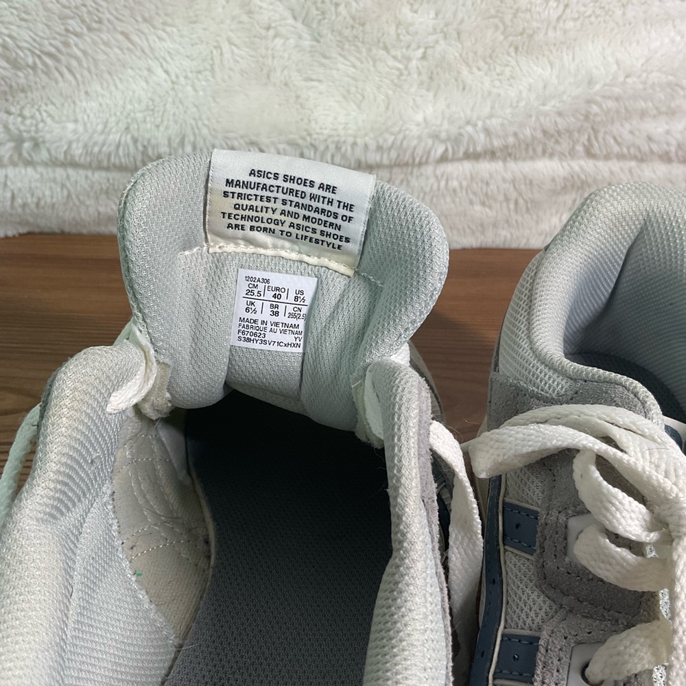 Grey ASICS trainers with blue accents women's size 8.5 #gymshoes - Picture 6 of 7